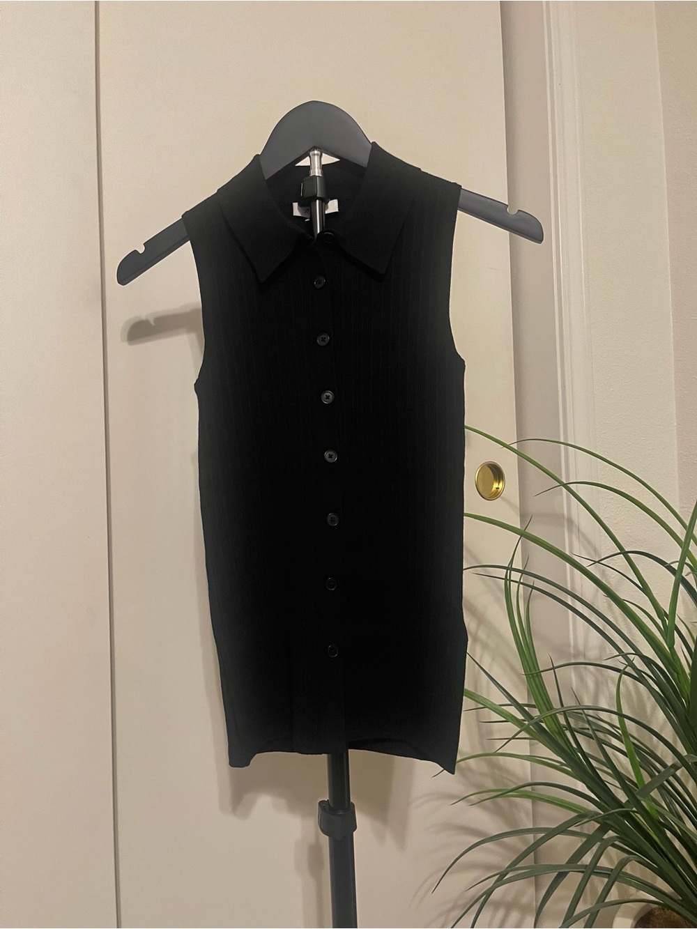 Madewell Black Ribbed Sleeveless Button-Front Collared Tank Top - Picture 3 of 7
